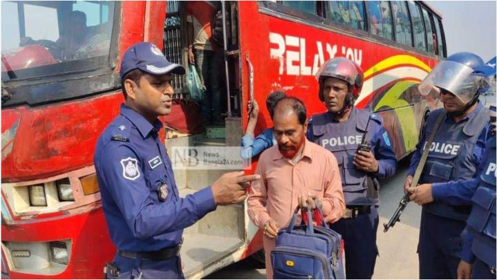 আইনশৃঙ্খলা বাহিনী ঢাকার প্রবেশ পথে ব্যাপক তল্লাশি করছে